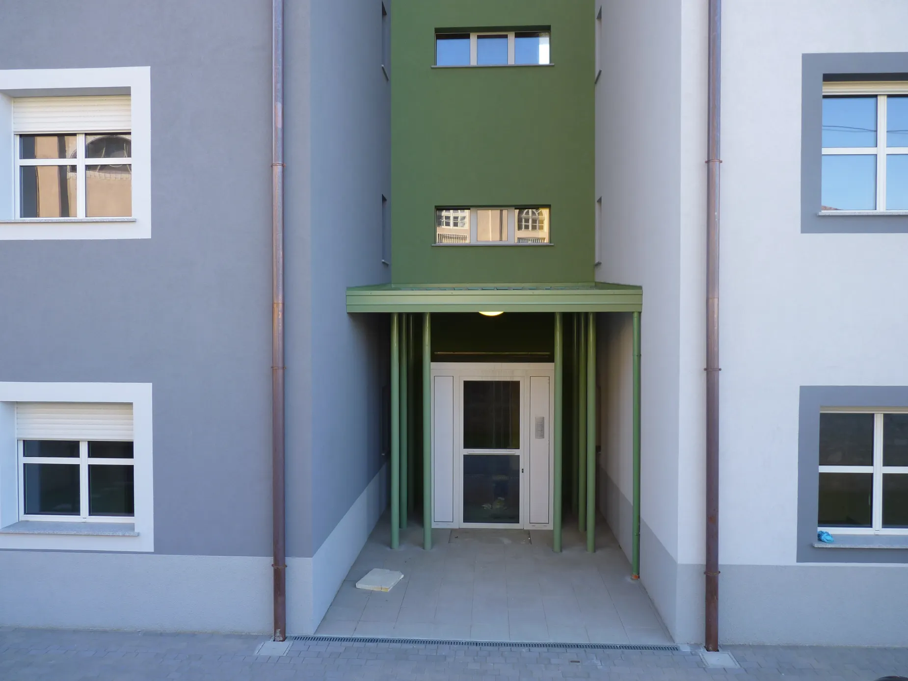 Edificio Residenziale Multipiano ALER — documentazione tecnica e fotografica, immagine 6 di 9